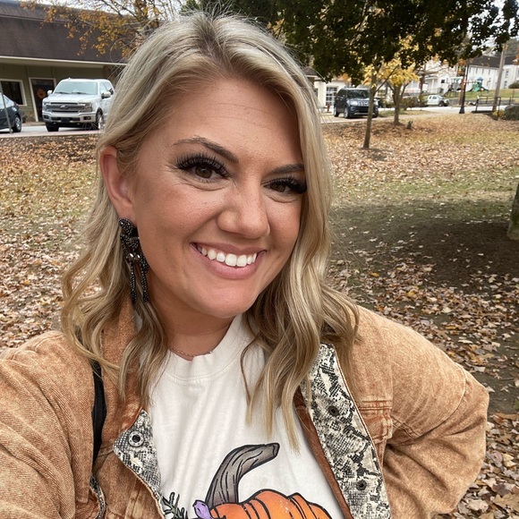 Meet your Posher, Tylor - Picture 6 of 7